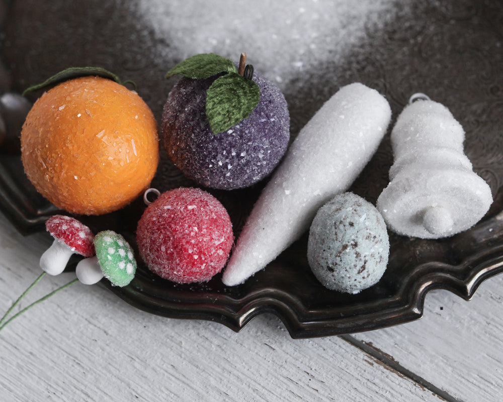 Snow Crystals Glitter Flakes - 2 Ounces Retro Snowflakes – Smile Mercantile  Craft Co.